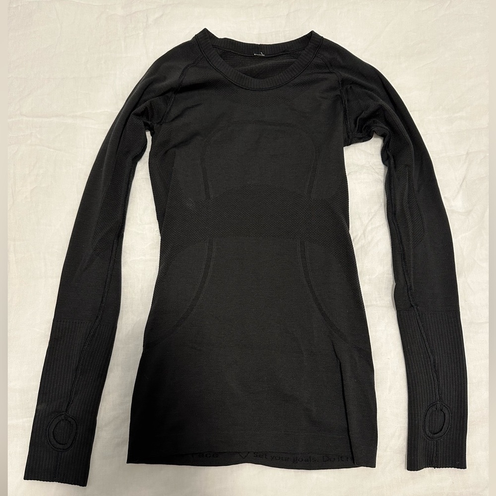 LULULEMON Black Long Sleeve